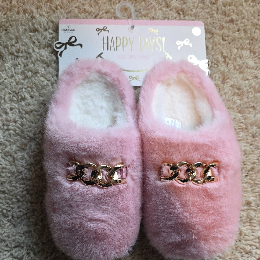 Pink Plush Slippers with Gold Chain Accent NWT Girls Slippers Size 3/4